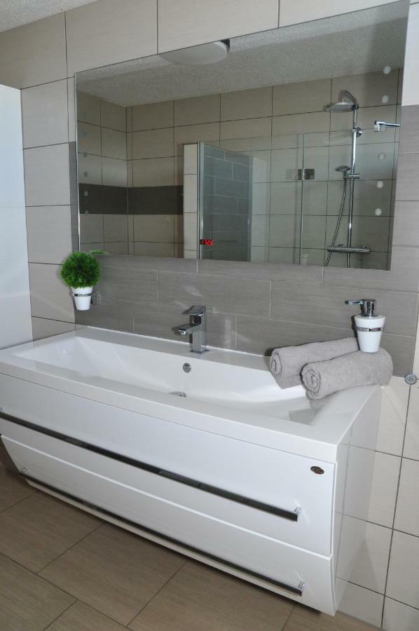 N37 -Modern Eingerichtete Zimmer In Ruhiger Lage Aldingen  Exteriér fotografie